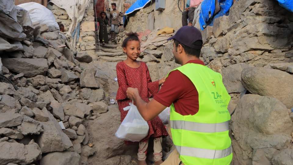 Ramadan food distribution in Yemen / توزيع المواد الغذائية الرمضانية في اليمن