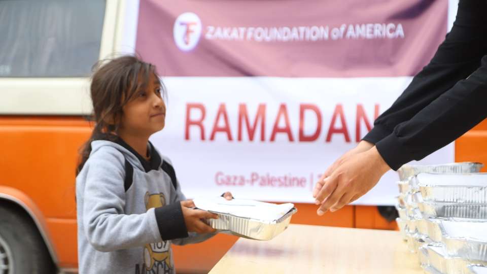 Your support is nourishing Gaza's children / تبرعاتكم توفر الطعام المغذي للأطفال في غزة