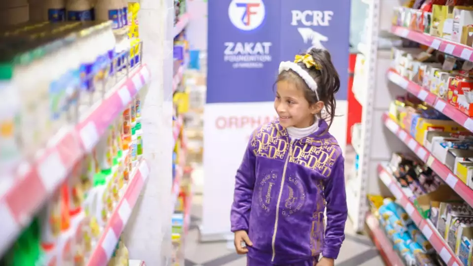 blog 7 28 22 girl in store palestine v2