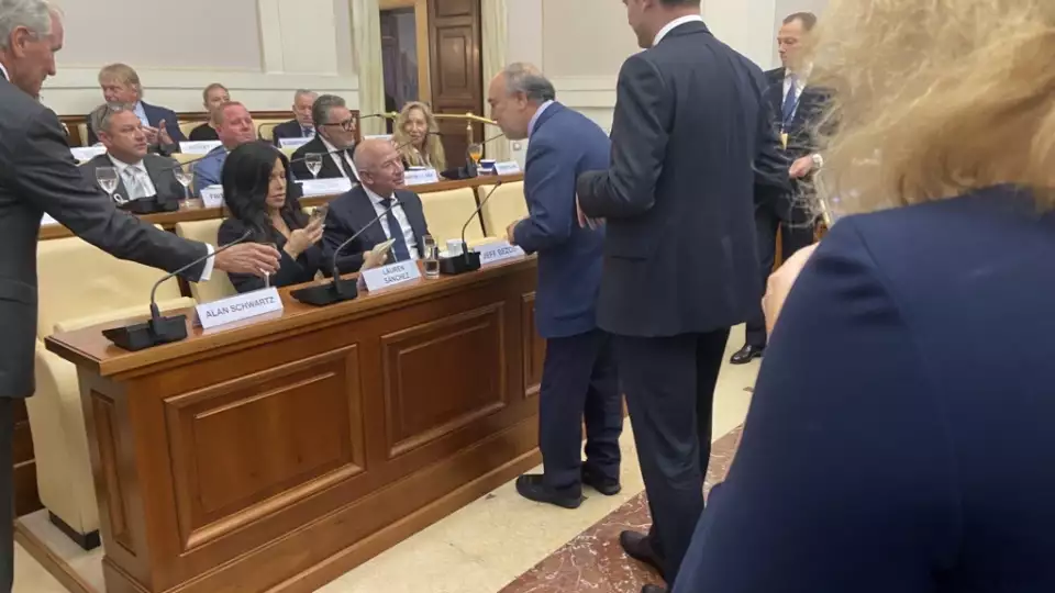 mrdemir jeffbazos vatican