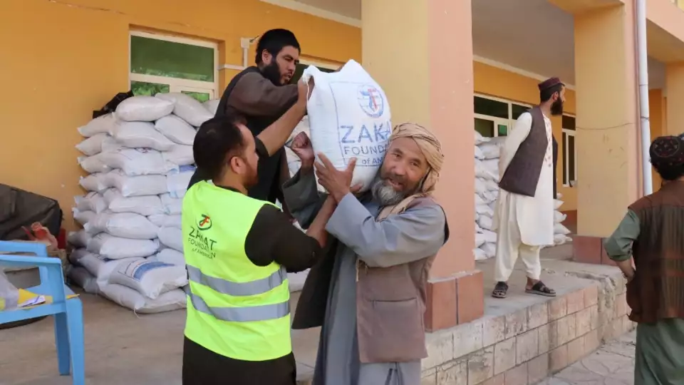 Our rice campaign is battling food scarcity one grain at a time / إن حملتنا للأرز تحارب ندرة الغذاء حبة واحدة في كل مرة