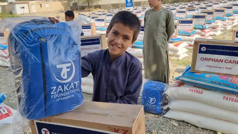 Giving orphans hope, help and support through child sponsorship makes all the difference<br>رعاية الأيتام تُحدث أثرًا لا يُنسى، إذ تعيد لهم الأمل والثقة، وتدفعهم نحو تحقيق إمكاناتهم الكاملة.