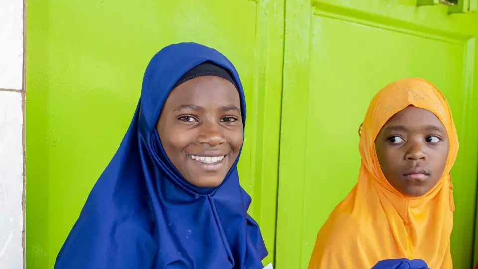 Girls in particular are vulnerable to poverty and economic hardship. Our goal is to education, train and empower girls to grow up and become strong women<br>الفتيات اليتيمات يواجهن تحديات أكبر في مواجهة الفقر والصعوبات الاقتصادية. تعليمهن وتمكينهن يعني بناء مستقبل أفضل لهن ولمجتمعاتهن.
