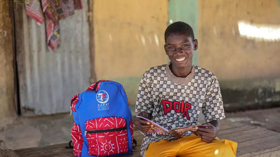 Education is often the first thing that is neglected for orphans. Our Orphan Sponsorship Program ensures that children are able to continue in their education, creating brighter and stable futures<br>التعليم هو الضوء الذي يفتح أبواب المستقبل. برامج رعاية الأيتام تضمن استمرارية تعليمهم، وتساعدهم على بناء حياة أكثر استقرارًا وأمانًا.