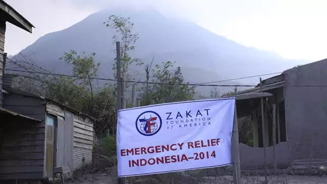 indonesia volcano relief damage 030414 10