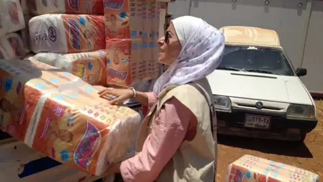 syria golan camp relief hygine kits distribution 070613 003 large