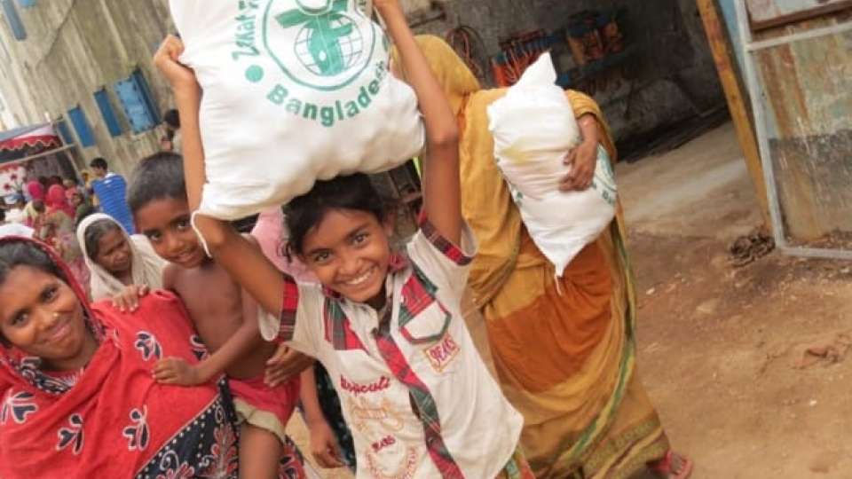bangladesh ramadan food distribution 072513  large