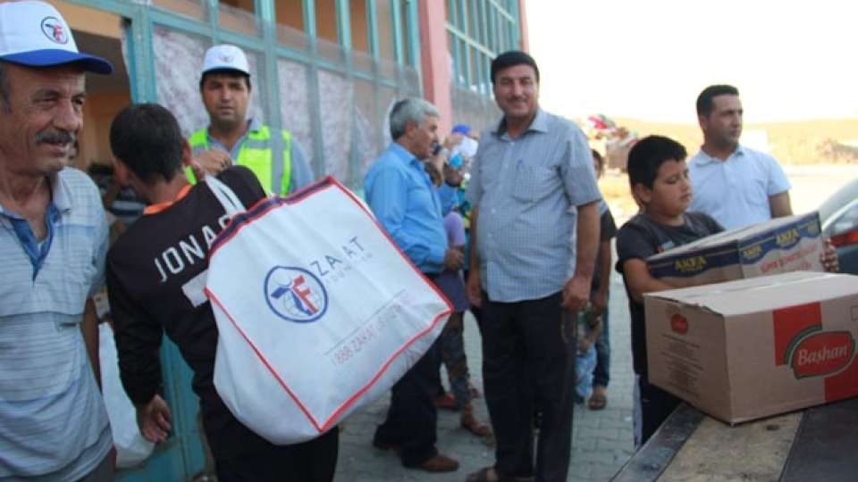 iraq aid inside turkey 090214 21  large
