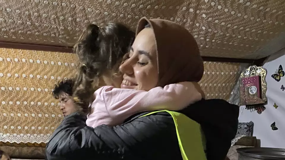 Hugs exchanged at the tent village for earthquake survivors / تبادل العناق في قرية الخيام