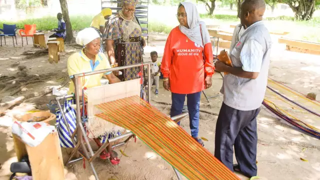 amal weaving 10 27 22 (2) 1712271826