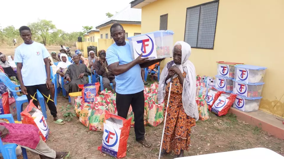 Food packages delivered in Ghana / توزيع الطرود الغذائية الرمضانية في غانا