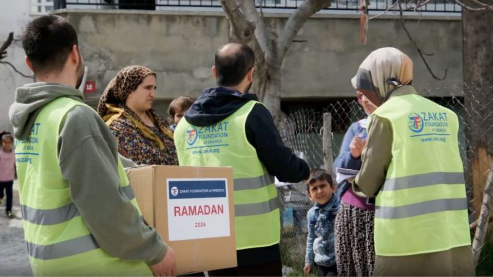 Families in Turkiye receive nourishing food packages