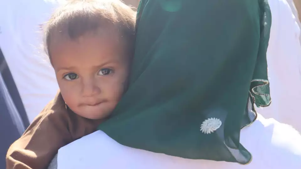 Your support has reached this baby in Pakistan / تبرعاتكم الخيرية وصلت إلى هذا الطفل الباكستاني