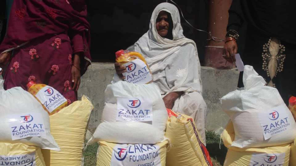 Food package distribution in Nepal