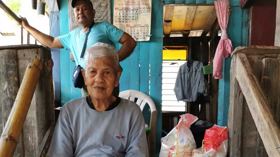 Spreading joy with food packages