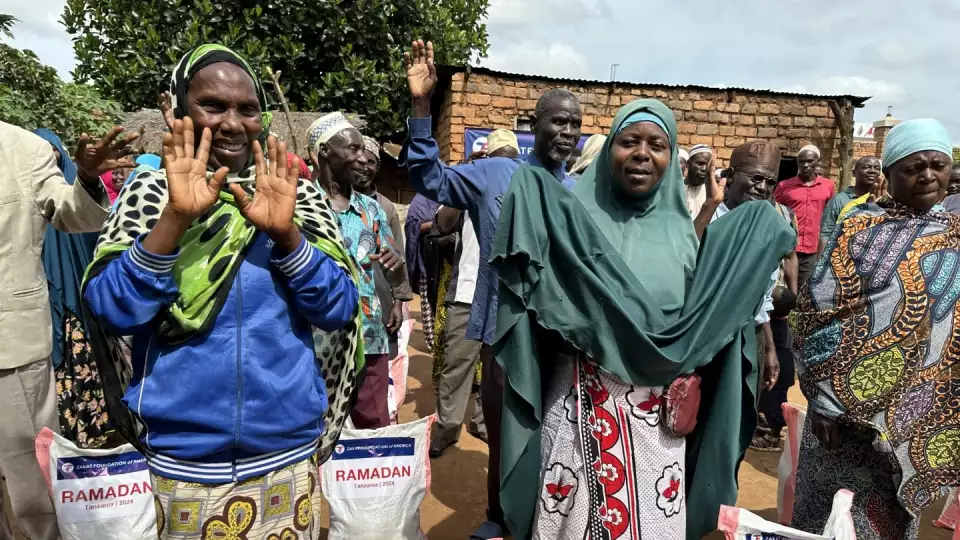 Tanzanian families give thanks to the donors who helped provide them with food security in Ramadan.