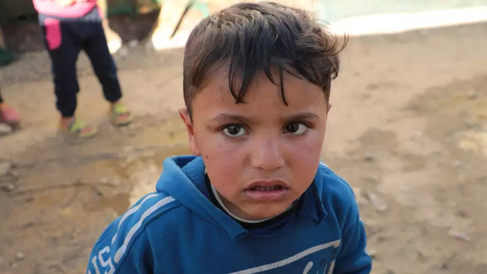 Lebanese refugees often have nothing in hand when they depart. Our organization provides emergency supplies like hygiene items, food, clean water and warm clothing