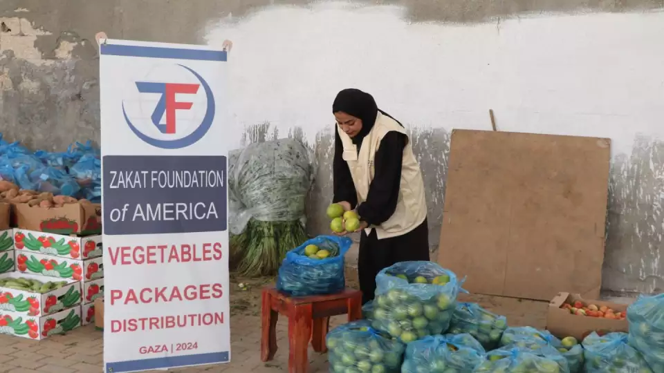 Fresh vegetables were given out to the need people in Gaza