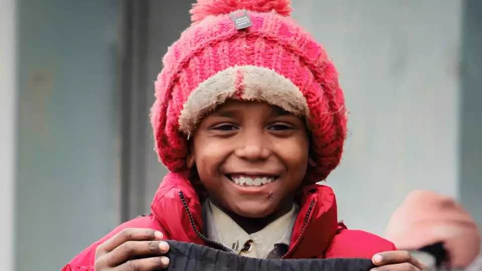 Poor orphans in Nepal need our help to survive winter. Winter Relief Kits bring hope, warmth, and comfort. / في النيبال، يحتاج الأيتام الفقراء إلى مساعدتنا للبقاء على قيد الحياة خلال الشتاء القارس. طرود الإغاثة الشتوية تجلب لهم الأمل، الدفء، والراحة.