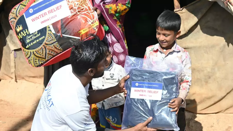 Winter Relief Packages are essential for those needy including refugees, orphans and vulnerable families. / طرود الإغاثة الشتوية أساسية حتى تتمكن الأسر المحتاجة، اللاجئين، والأيتام، من مواجهة البرد القارس.