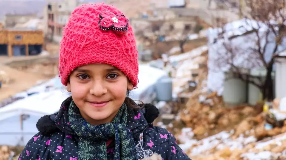 Zakat Foundation of America protects children from winter with coats, shoes, hats and blankets. / تعمل مؤسسة الزكاة على حماية الأطفال من قسوة الشتاء من خلال توفير المعاطف، الأحذية، القبعات، والبطانيات