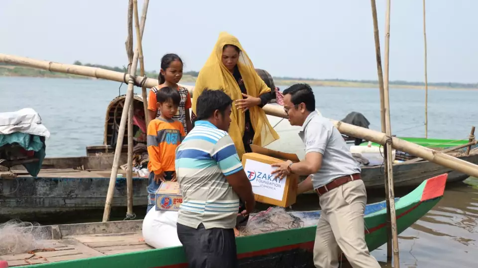 Our field reps go far and wide to deliver food packages to families facing hunger in Cambodia.