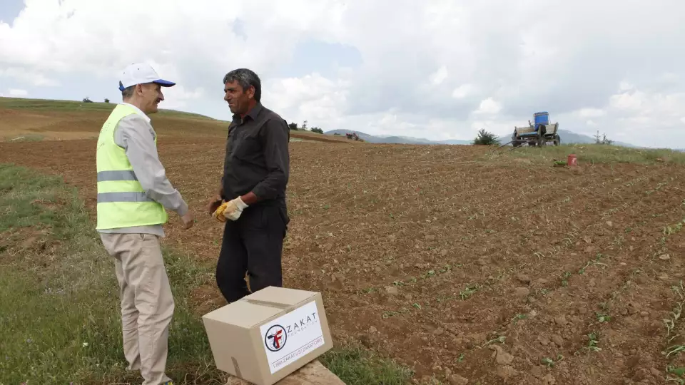 Our field teams make it their mission to ensure your support reaches families in need.