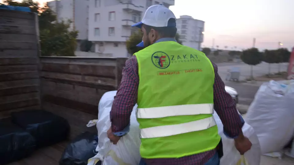 Our field teams in Iraq work tirelessly to ensure your support reaches needy families.
