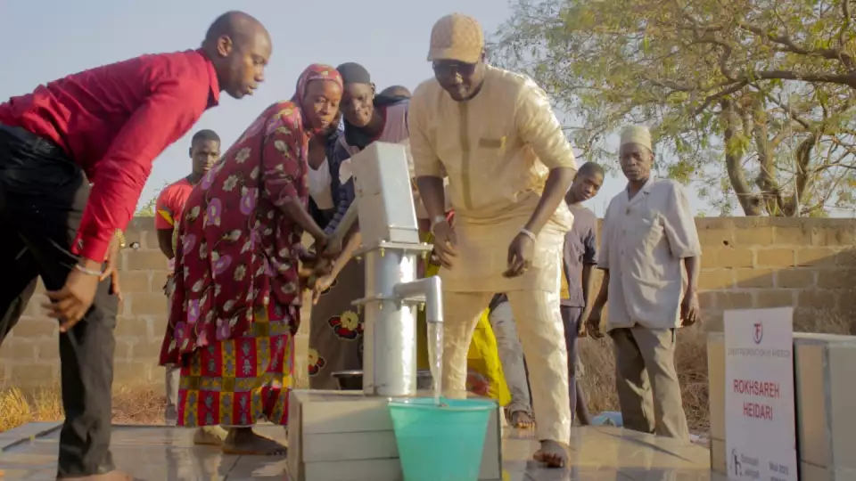 Our water projects in Mali help families secure safe drinking water while empowering them to continue on the path to success.